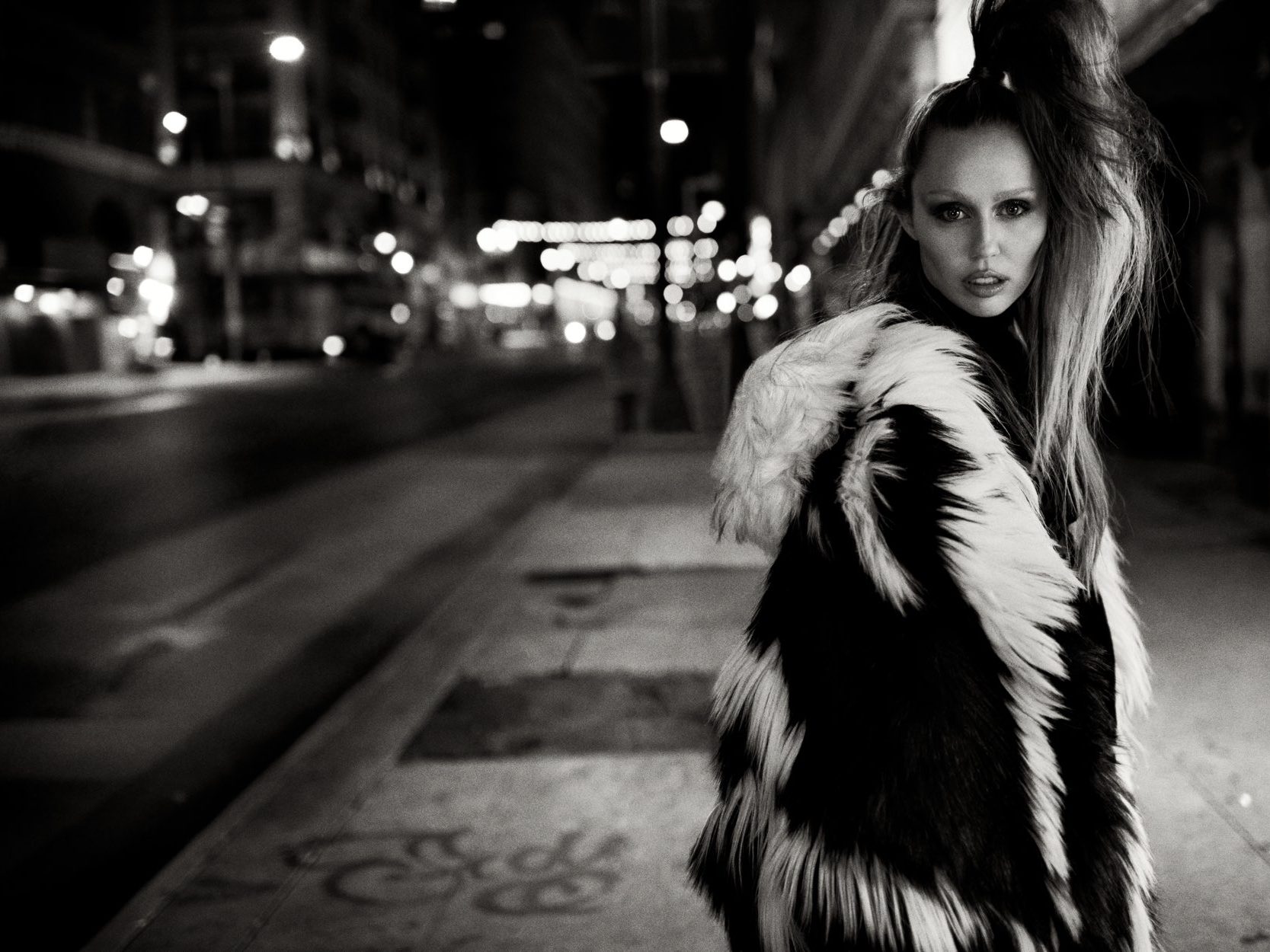 Miley Cyrus fotografiada por Glen Luchford. / @mileycyrus (X).